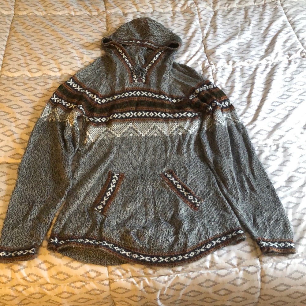 Peruvian hooded poncho sweater with pockets